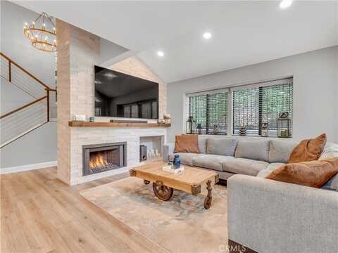 29729 Strawberry Hill Drive, Agoura Hills, CA 91301