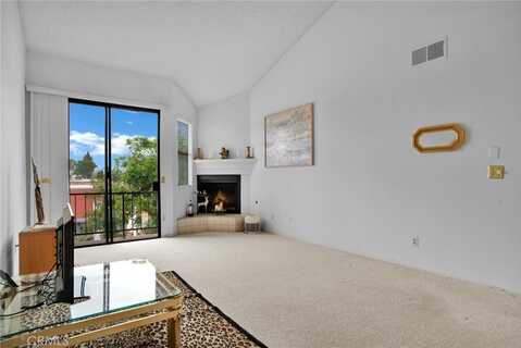 6323 Reseda Boulevard, Tarzana, CA 91335