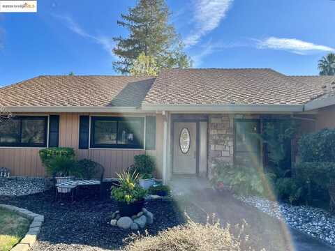 1902 McLaren DR, Roseville, CA 95661