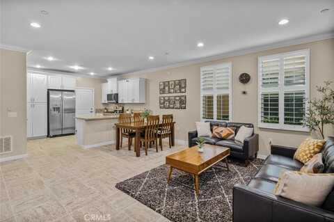 102 Rose Arch, Irvine, CA 92620