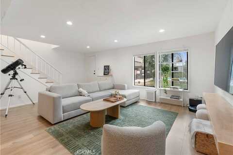 9735 Reseda Boulevard, Northridge, CA 91324