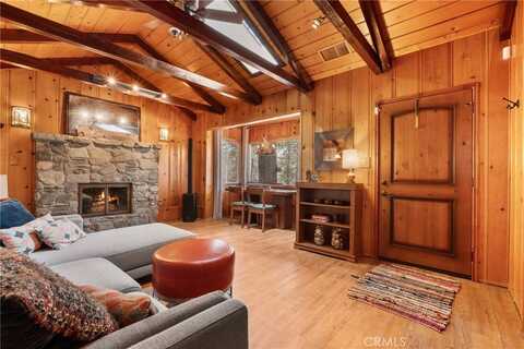 993 Partridge Road, Wrightwood, CA 92397