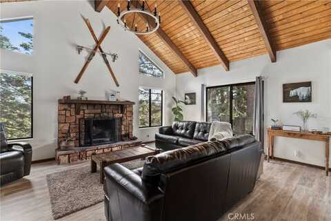 134 St Andrews Drive, Lake Arrowhead, CA 92352