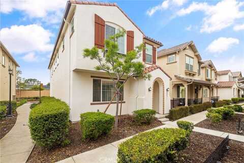653 S Mandarin Lane, Rialto, CA 92376