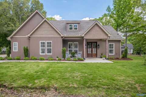 423 Waldrop Road, Rainbow City, AL 35906