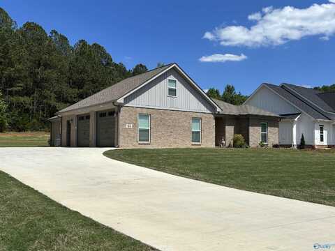 65 Betty Way, Scottsboro, AL 35769