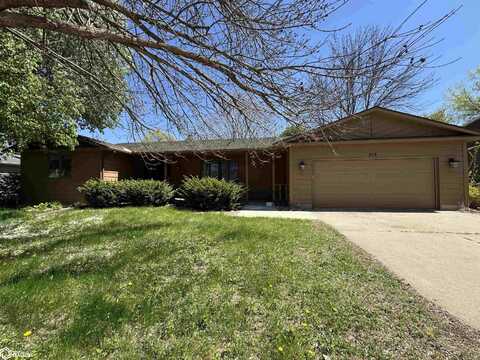 215 Woodbine Road, Mason City, IA 50428