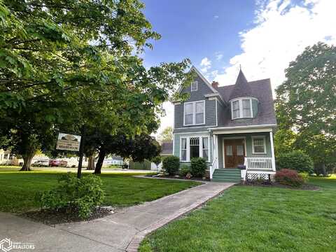 327 S 2nd Street, Wapello, IA 52653