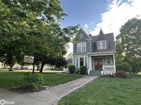 327 S 2nd Street, Wapello, IA 52653