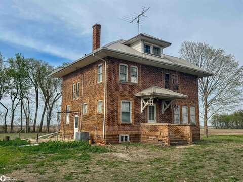 2110 255th Street, Sheffield, IA 50475