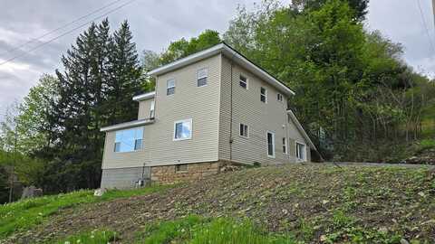105 Taylor St, Blossburg, PA 16912