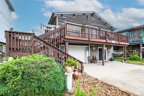205 S 2nd Street, Rockport, TX 78382