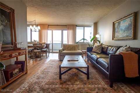 12900 Lake Avenue, Lakewood, OH 44107