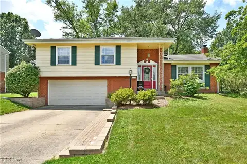 1723 Coventry Avenue NE, Holland, OH 44483