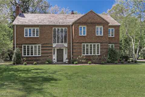 2932 W Park Boulevard, Shaker Heights, OH 44120