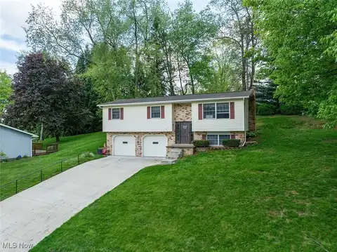 554 Lockport Avenue SW, New Philadelphia, OH 44663