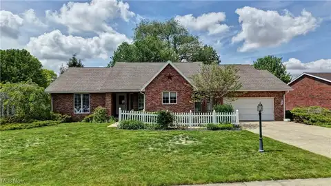 2148 Denise Drive NE, New Philadelphia, OH 44663