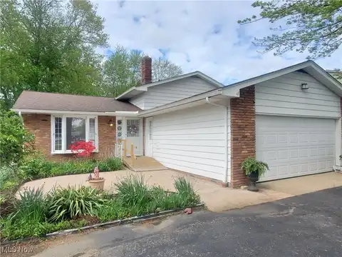 34671 Lake Shore Boulevard, Timberlake, OH 44095