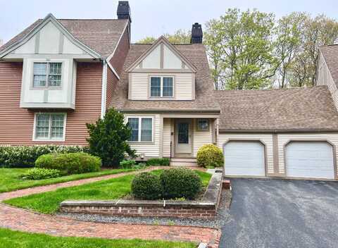 4 Village Green Circle, Mashpee, MA 02649