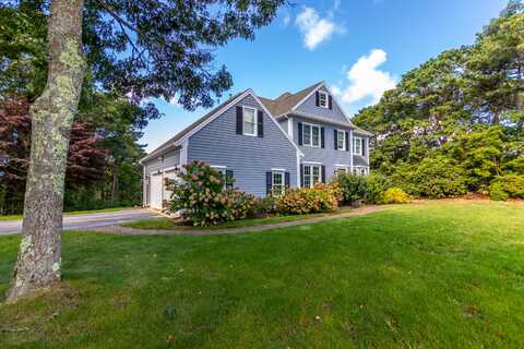24 Longshank Circle, East Falmouth, MA 02536