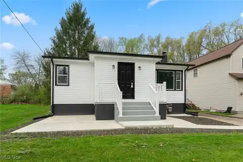 283 Maple Street, Newton Falls, OH 44444