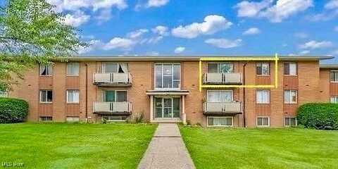21841 River Oaks Drive, Rocky River, OH 44116