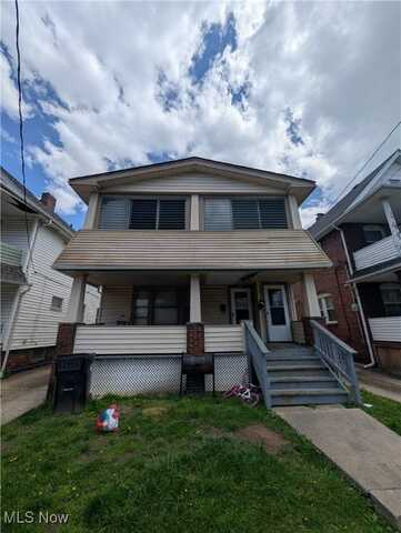 905 Alhambra Road, Cleveland, OH 44110