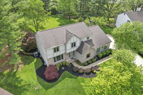 833 Bluffway Drive, Columbus, OH 43235