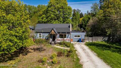 211 4th st, Dover, ID 83825