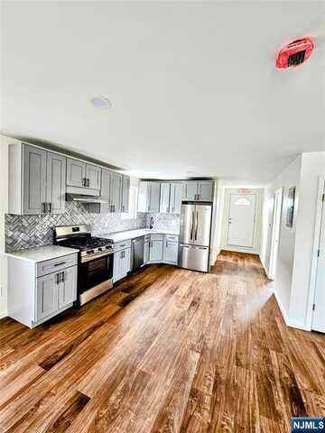 212 Laurel Avenue, Kearny, NJ 07032