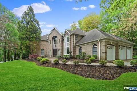54 Mohawk Avenue, Norwood, NJ 07648