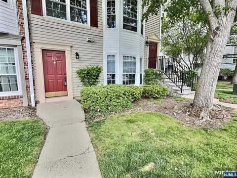 803 Sassafras Court, Mahwah, NJ 07430