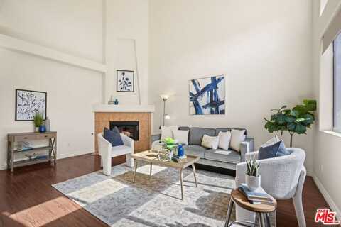 10924 Bloomfield St, Toluca Lake, CA 91602