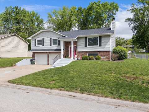 901 Lori DR, Boonville, MO 65233