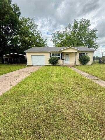 616 SW 1st Street, Checotah, OK 74426