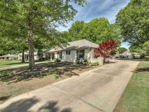 406 Fairway Drive, Broken Arrow, OK 74011