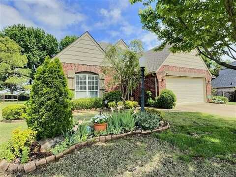 9303 N 105th Avenue E, Owasso, OK 74055