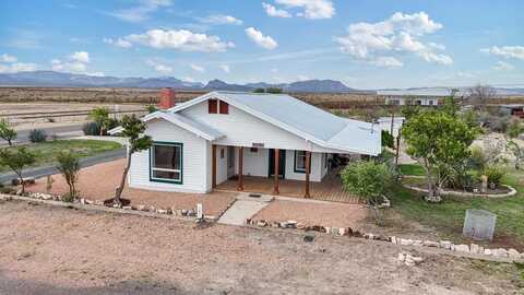 101 N 7th St, Marathon, TX 79842