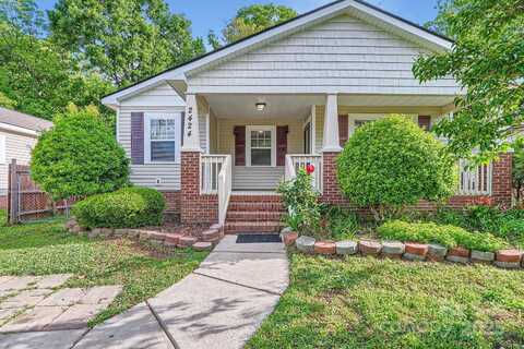 2424 Pitts Drive, Charlotte, NC 28216