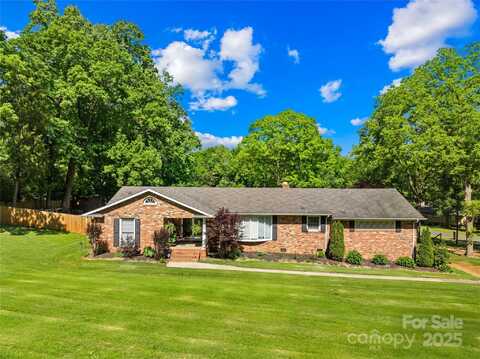 245 Kingsway Circle, Charlotte, NC 28214