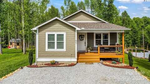 95 Walt Drive, Hendersonville, NC 28792