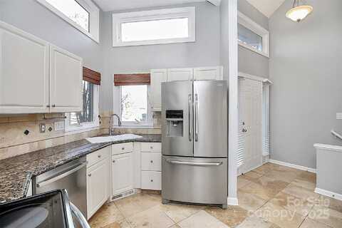 13932 Queens Harbor Road, Charlotte, NC 28278