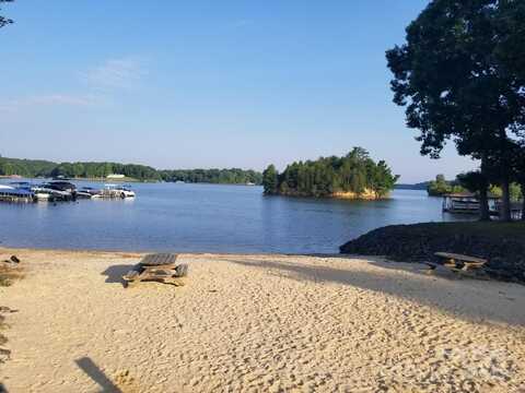 13932 Queens Harbor Road, Charlotte, NC 28278