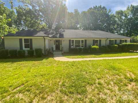 5013 Prestwick Lane, Charlotte, NC 28212