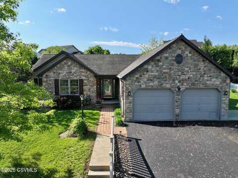 9 WEST Avenue, Elysburg, PA 17824