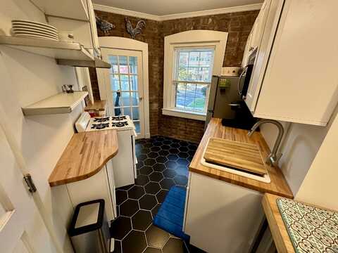 61 Rowsley Street, Bridgeport, CT 06605