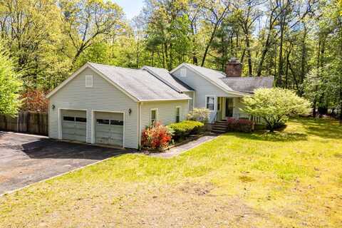 136 Stratton Brook Road, Simsbury, CT 06070