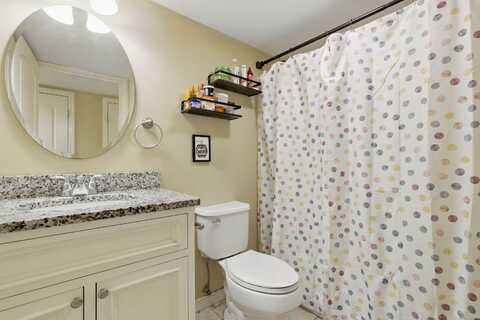 9 Brewer Street, New London, CT 06320