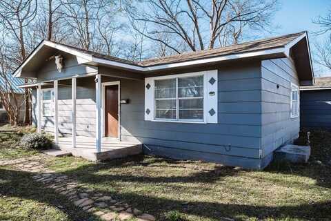 521 E 8th Street, Bonham, TX 75418