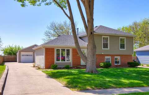 1407 Skylane Drive, Norwalk, IA 50211